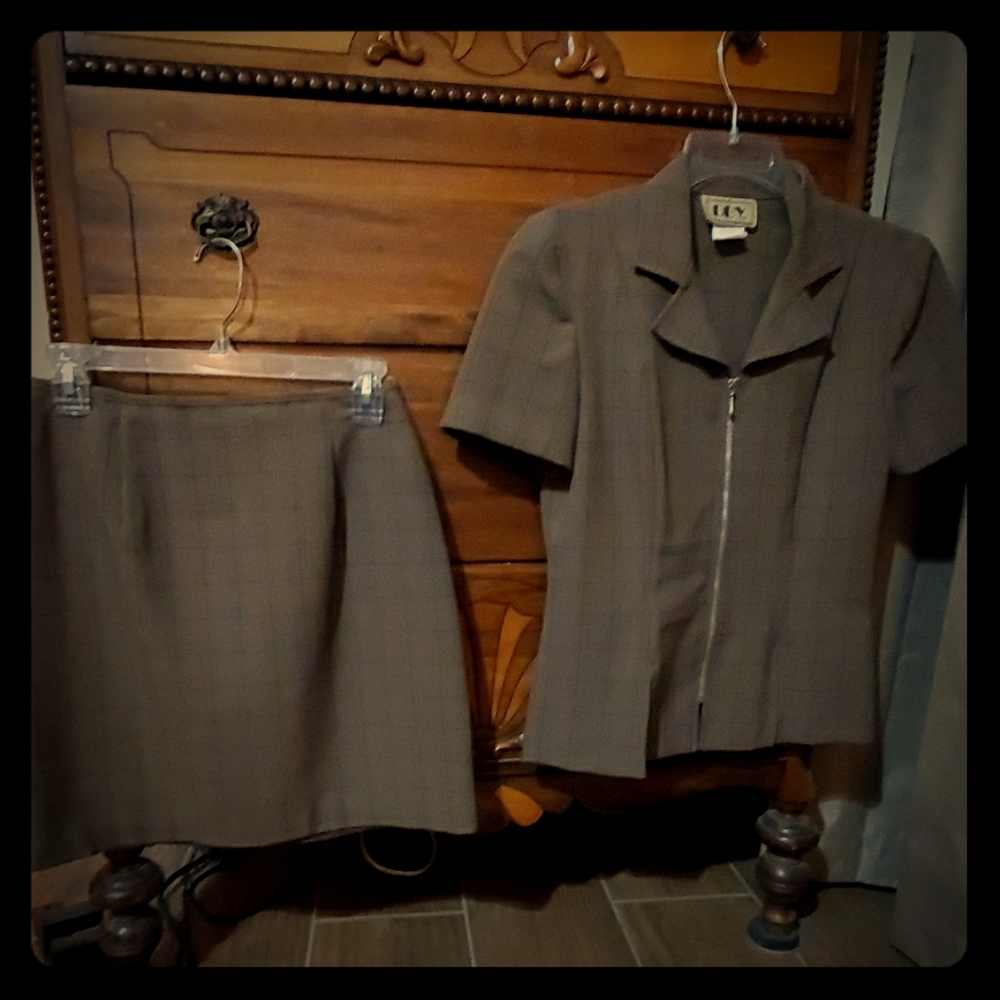 DBY top and skirt size 5/6